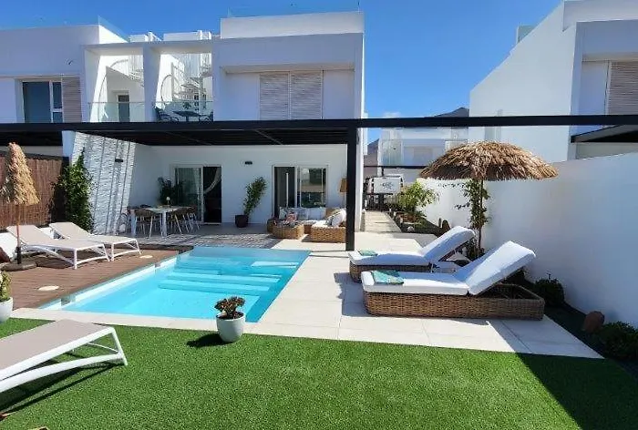 فيلة Serena Homes By Livvo *