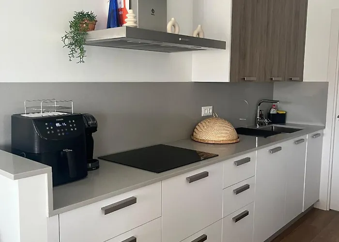 فيلة Serena Homes By Livvo *