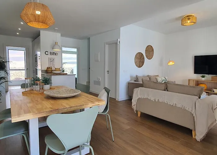 فيلة Serena Homes By Livvo